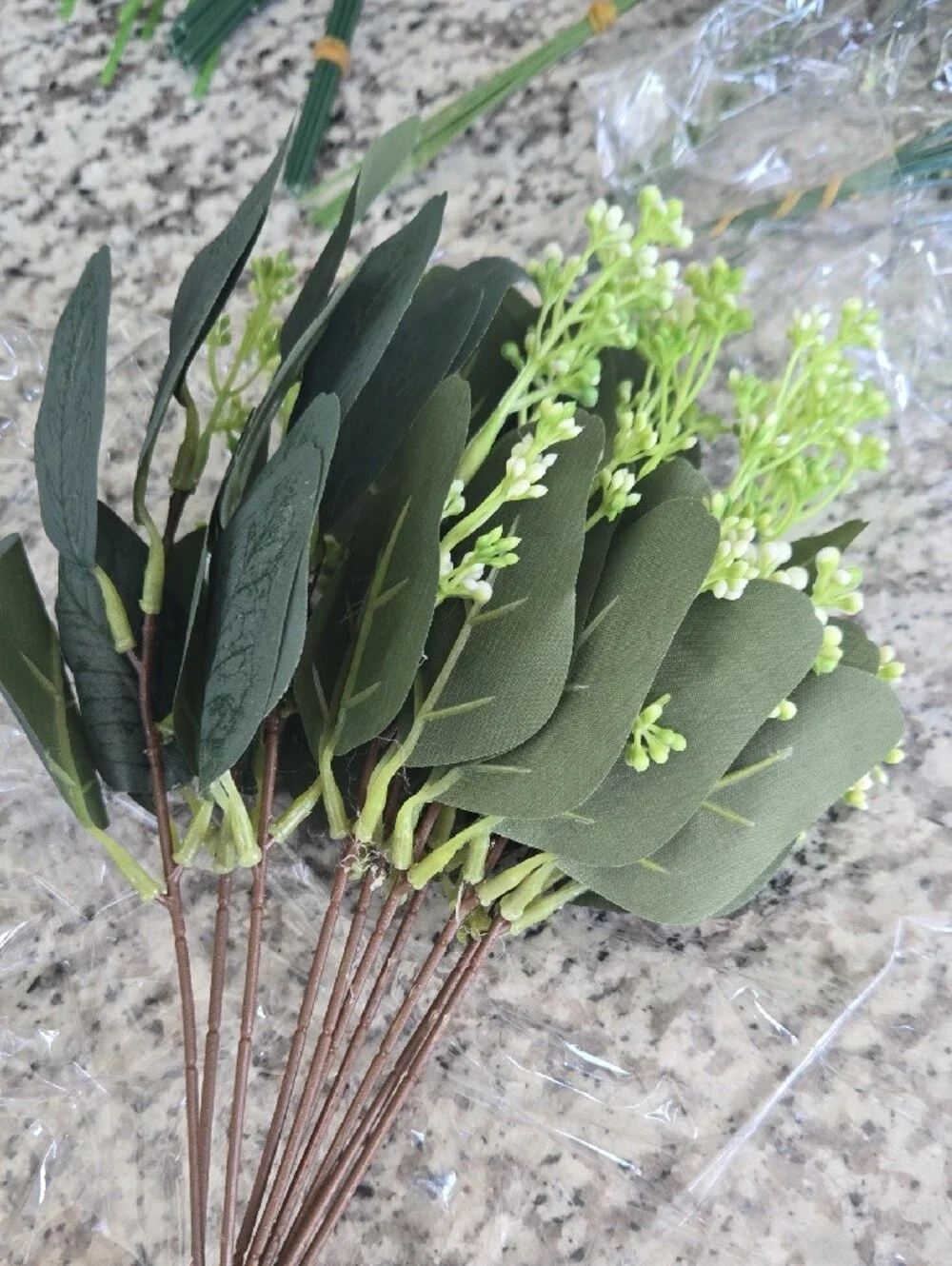 120Pcs Artificial Mixed Eucalyptus Stems Leaves Bulk, Faux Greenery Stems Branch